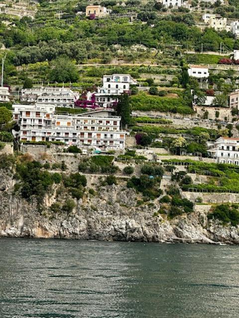 Appartamento Di Raphael Con Discesa Privata Al Mare أمالفي المظهر الخارجي الصورة